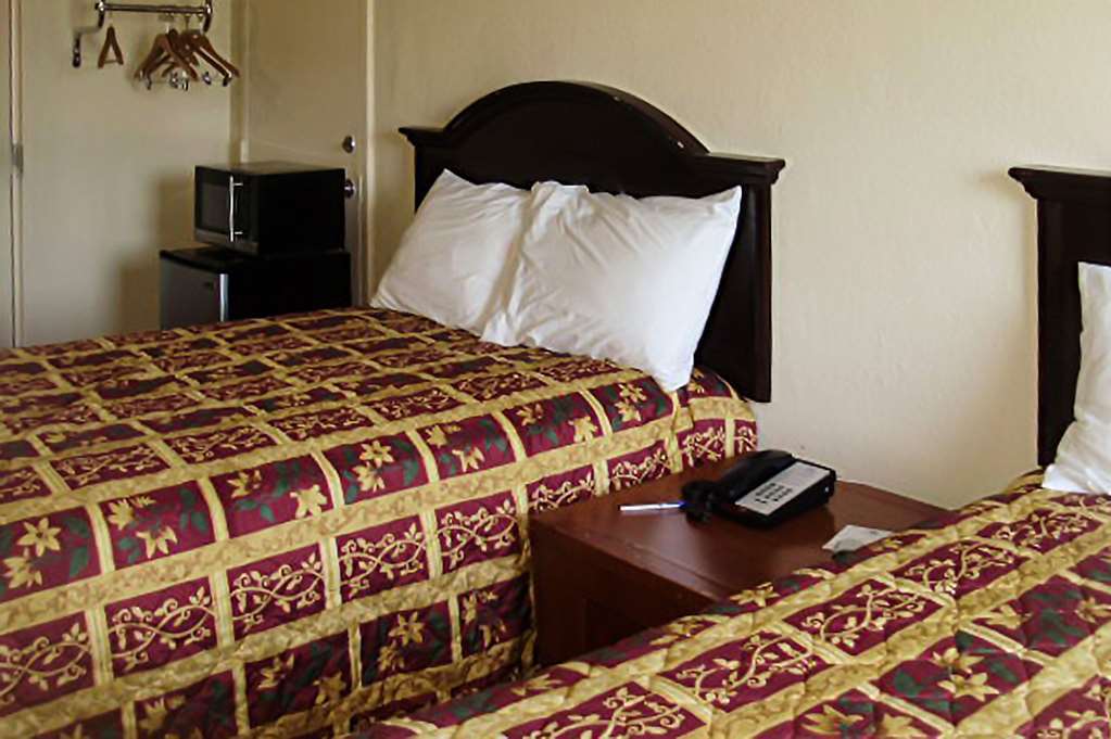 Knights Inn Bristol Levittown Quarto foto