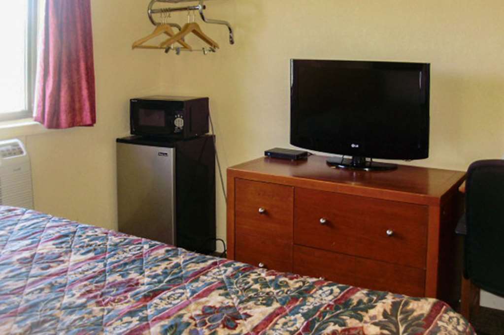Knights Inn Bristol Levittown Quarto foto